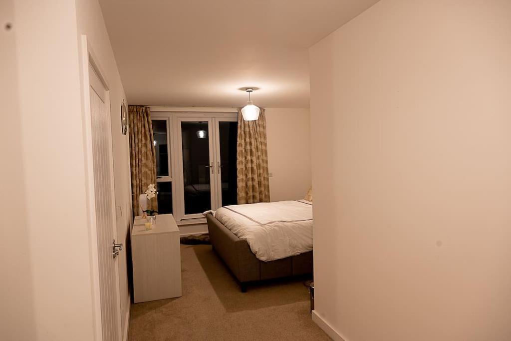 Exquisite Cozy House, Close To Train Station And Amenities Harold Wood Esterno foto