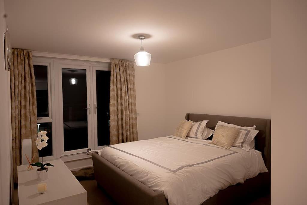 Exquisite Cozy House, Close To Train Station And Amenities Harold Wood Esterno foto